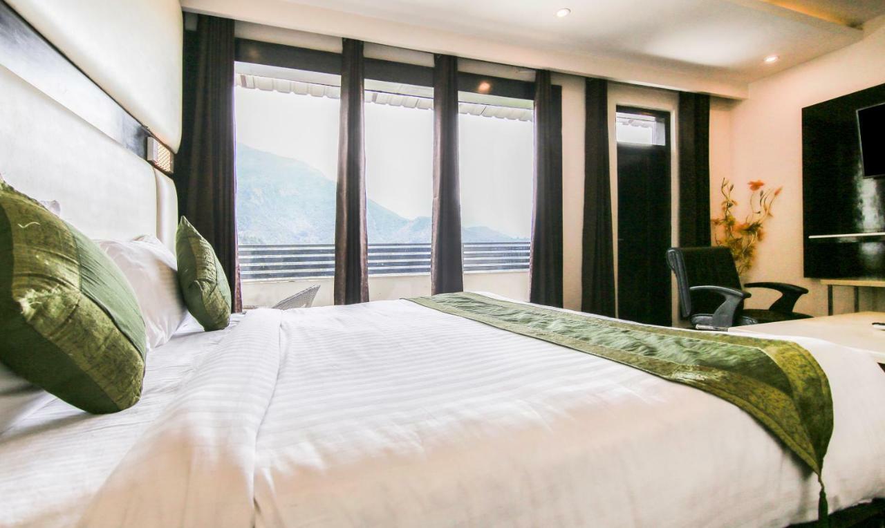 Lavish Inn Дармсала Экстерьер фото